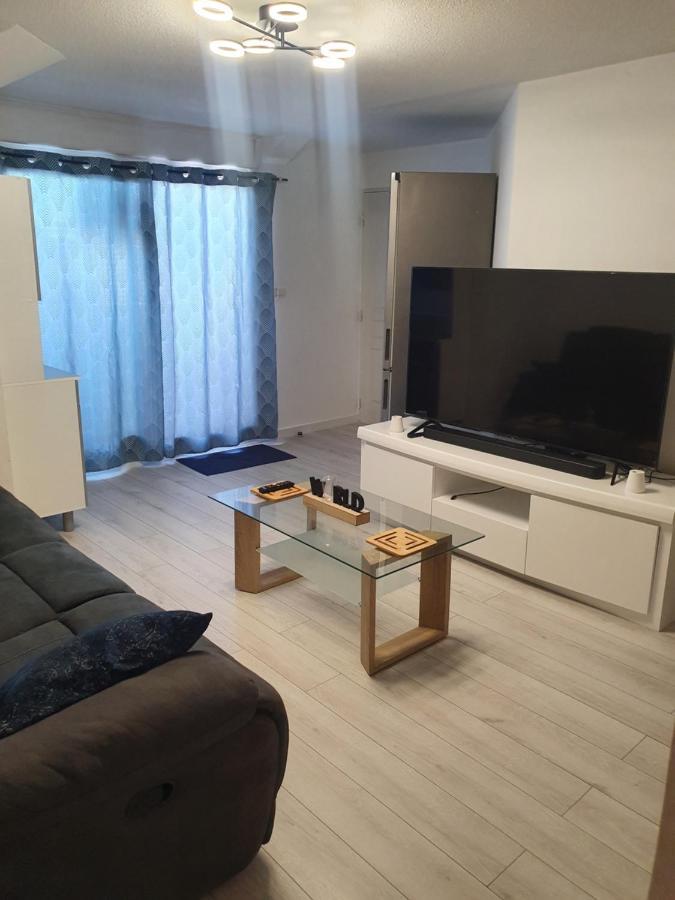 Appartement Cosy Proche De L'Aeroport T R A N S F E R T Sur Demande Saint-Denis Eksteriør bilde